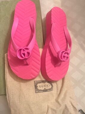 Gucci Hot Pink Rubber Platform Flip Flops with Interlocking GG  Size: EU 38